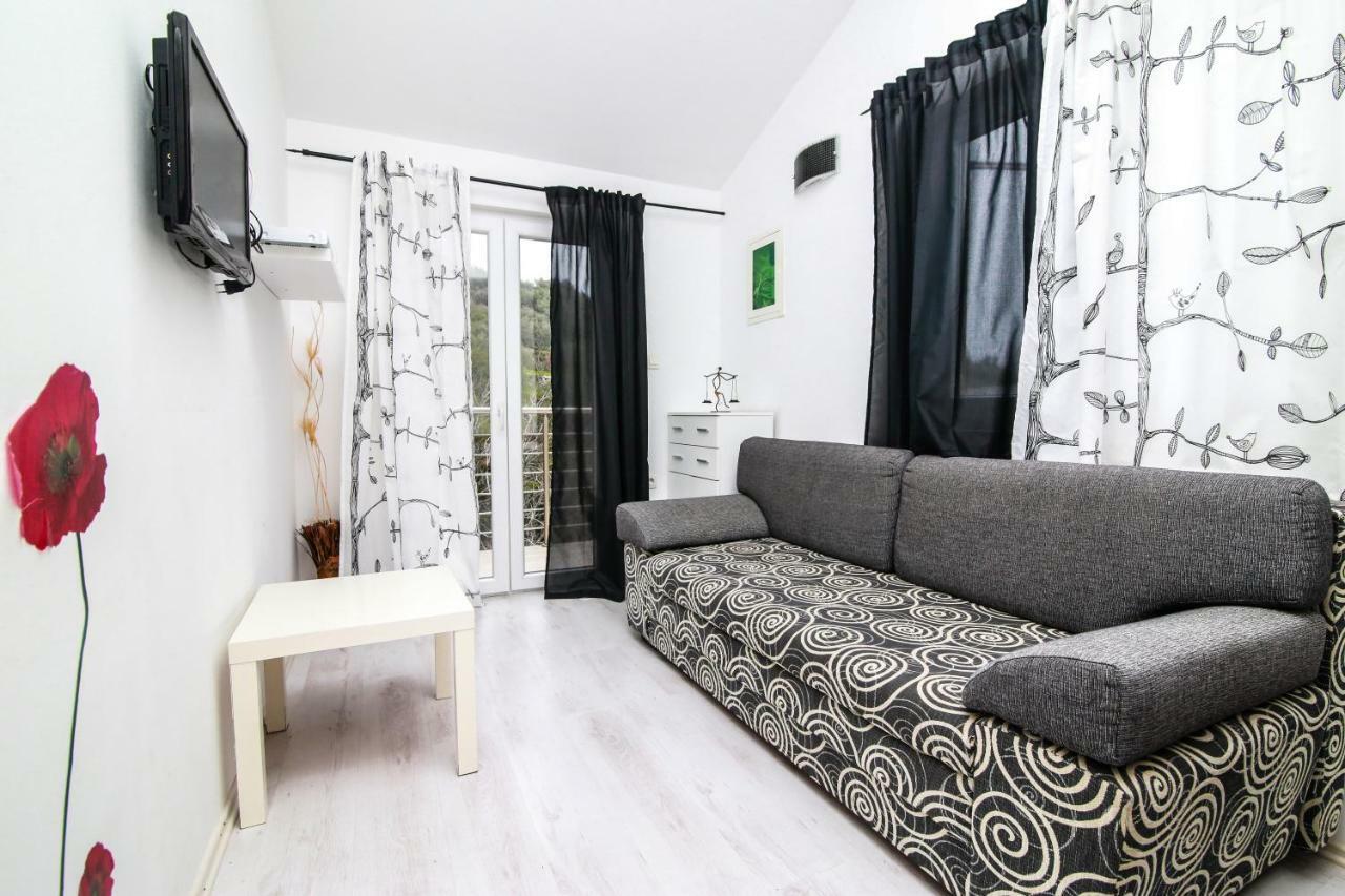 Apartments Alma ポドゥゴラ エクステリア 写真