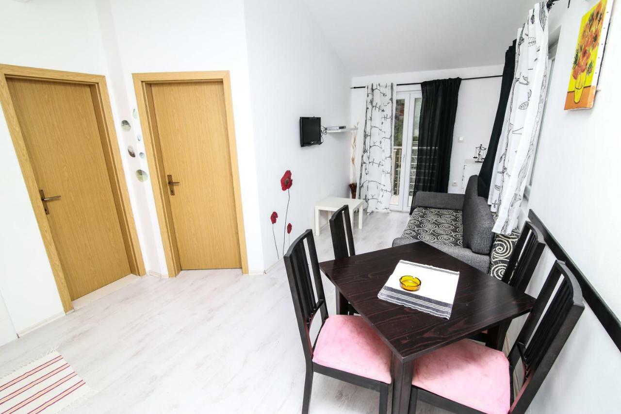 Apartments Alma ポドゥゴラ エクステリア 写真
