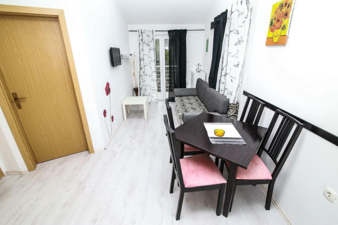 Apartments Alma ポドゥゴラ エクステリア 写真